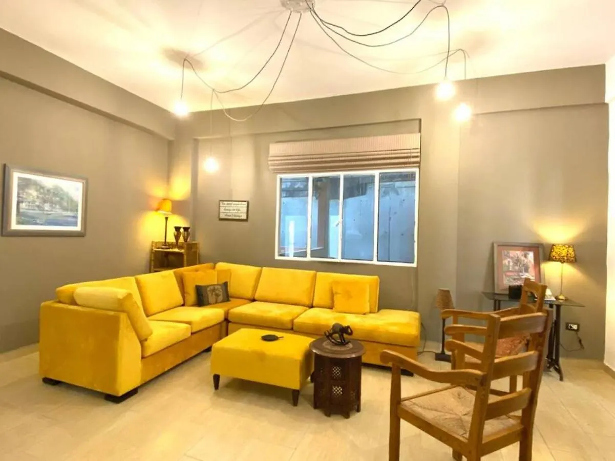 3Br On Mm Stairs With A Quiet Terrace location